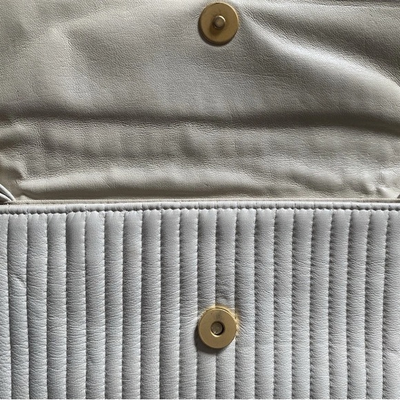 Anne Klein White Quilted Shoulder Bag with Gold Chain - Picture 6 of 7